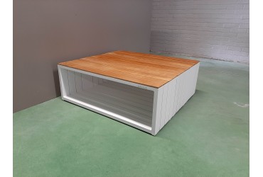Bijzettafel aluminium wit met teak top - toonmodel